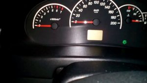 Холодный запуск приора, падают обороты.