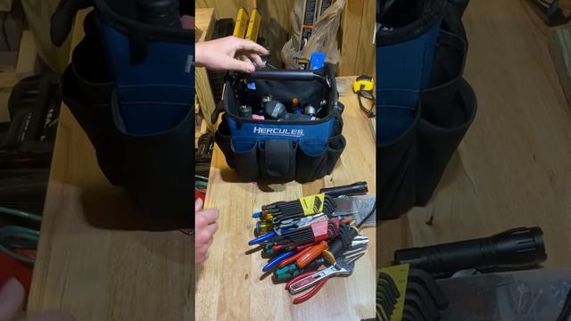 Jack of all trades tool bag tour! смотреть онлайн