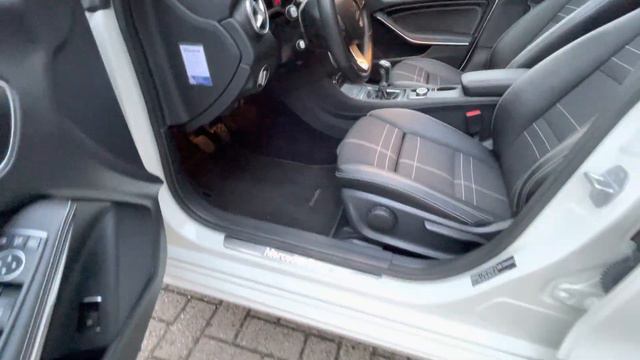 Mercedes CLA-Klasse 180 122pk Ambition I Navi I Pano I Carplay - AutoStrada Roosendaal смотреть онлайн