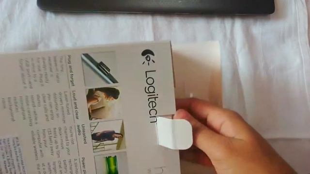 Logitech Wireless Headset Unboxing! смотреть онлайн