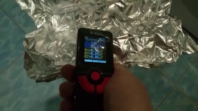 Тело человека поглощает электромагнитное излучение. Опыт с фольгой и здоровье. Заземление рукой смотреть онлайн