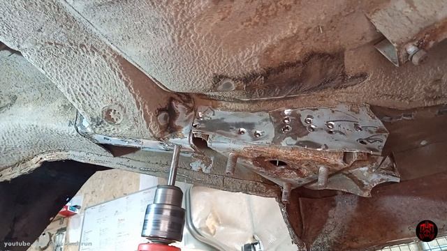 S01E57 ВАЗ 21130 Срезал заднюю часть лонжерона. смотреть онлайн