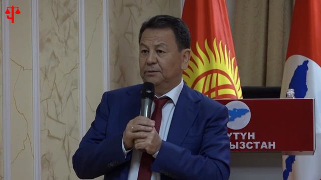 Суваналиев: "Коля Киргиздин" алдында баары шестерка, криминал бийликке умтулуп жатат"