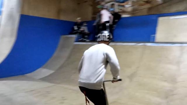 PRO RIDER vs WORLDS SMALLEST SCOOTER CHALLENGE! смотреть онлайн