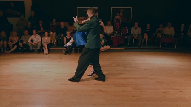 Gallo Ciego - Michael 'El Gato' Nadtochi & Elvira Lambo смотреть онлайн