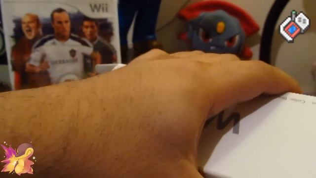 [UNBOXING] NINTENDO WII CLASSIC CONTROLLER PRO + FIFA 12 смотреть онлайн