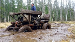 Самодельный трактор и квадроцикл на бездорожье в болоте, кто лучше едет?