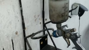держатели для краскопультов в малярку своими руками. Дешево и сердито))