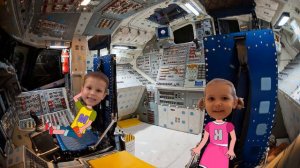 СЕРИЯ 2  Чем закончился поход в музей  Мистер Макс и Мисс Кети покоряют космос