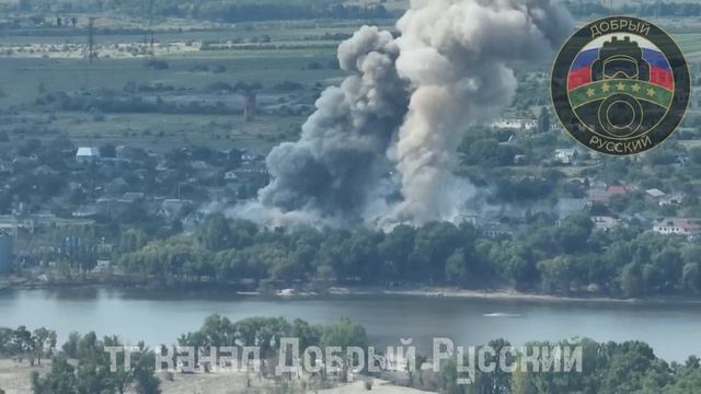 Эффектные кадры передачи "приветов" на правый берег Днепра.