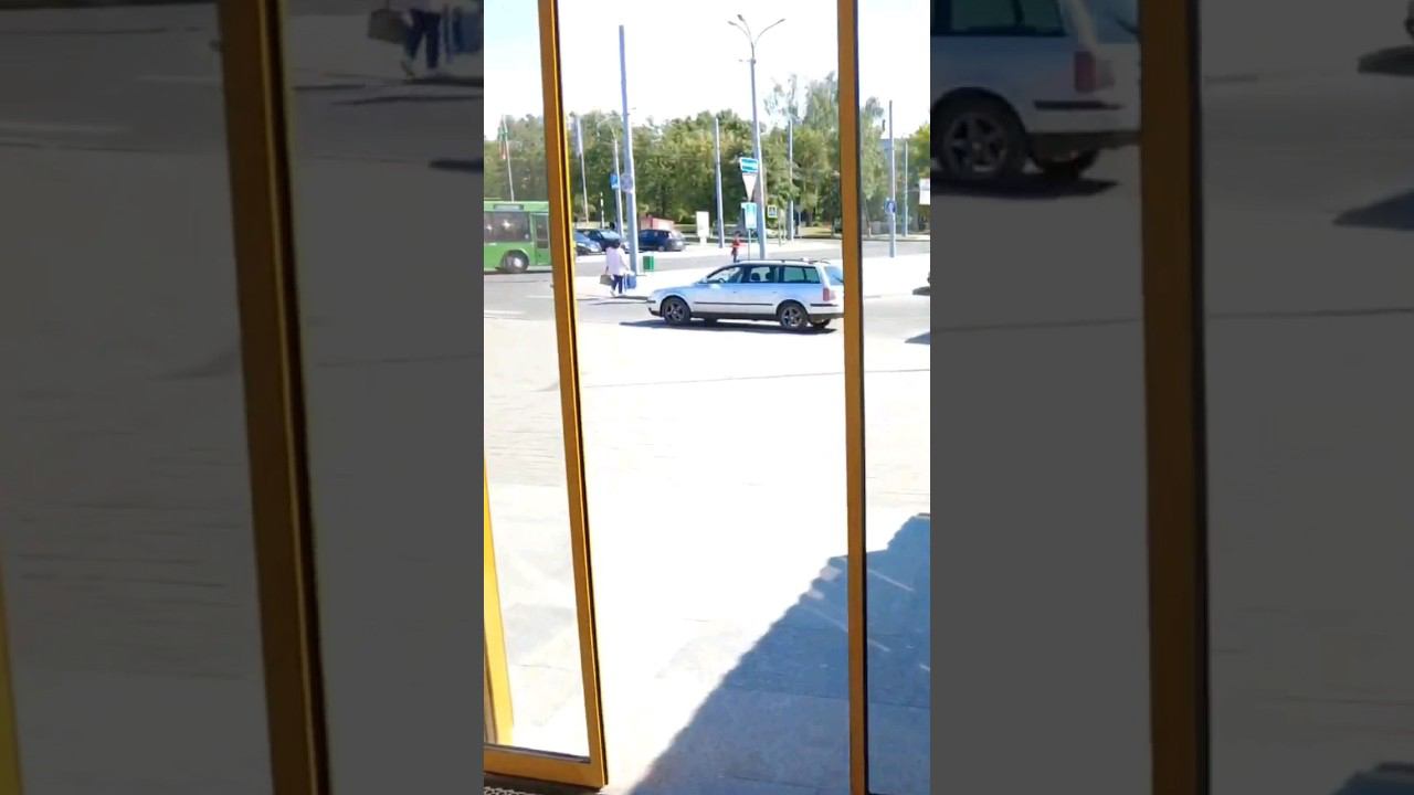 Выход из ЖД вокзала Могилёв в город #беларусь #могилев