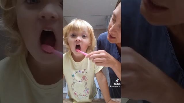 Ребёнок не хочет чистить зубы! Простой трюк