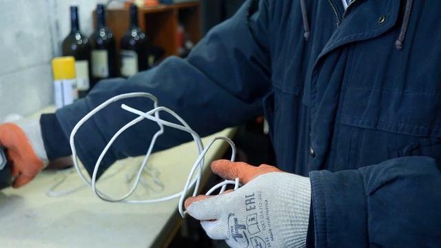 Лампа из Бутылок. Стильная Люстра из Винных Бутылок на кухню своими руками смотреть онлайн