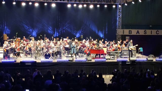 Bruce Dickinson & Orchestra - When a Blind Man Cries (Live, Sarajevo 2023) смотреть онлайн