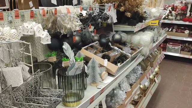 Саратов - предновогодняя распродажа.