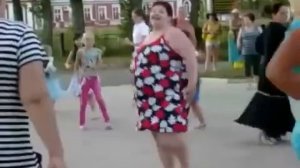 ЗАЖИГАТЕЛЬНЫЙ ТАНЕЦ ТОЛСТУШКИ)