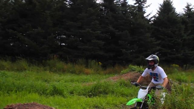 FIRST TIMER JUMPING PIT BIKES!!! смотреть онлайн