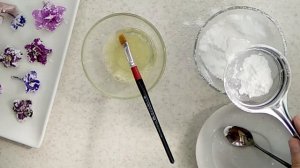 Засахаренные фиалки - рецепт без потери цвета для десертов и тортов