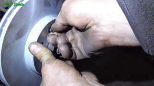 Замена переднего тормозного диска и колодок Renault Clio 2