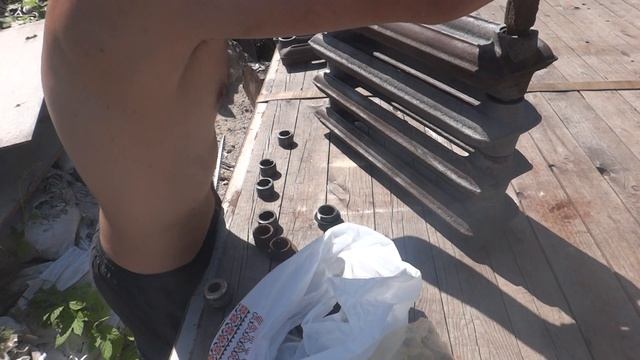 Сборка чугунных батарей после отжига и пескоструя самодельным ключём (фотоаппарат SONY TX-20) смотреть онлайн