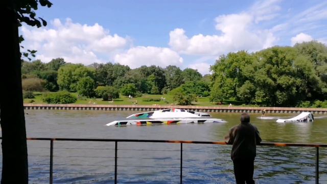 Катаемся на лодочке ВДНХ. Мои вкусняшки из Лэтуаль!) смотреть онлайн