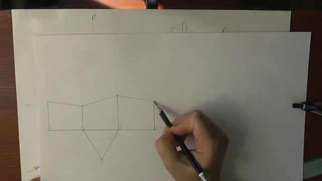 Развертка усеченной треугольной призмы. Урок 13.(Часть2. ПРОЕКЦИОННОЕ ЧЕРЧЕНИЕ) смотреть онлайн