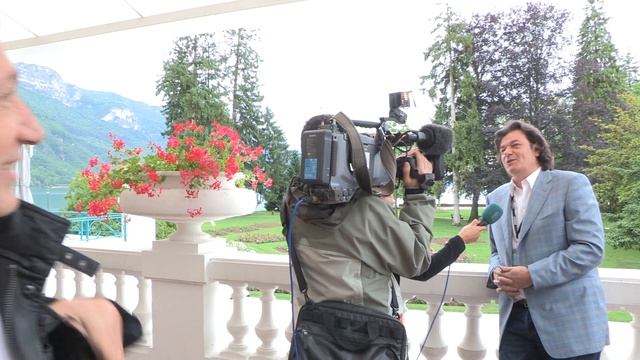 Alain Chabat chambre le créateur du Marsupilami смотреть онлайн