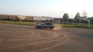 Дрифт на переднем приводе на досках