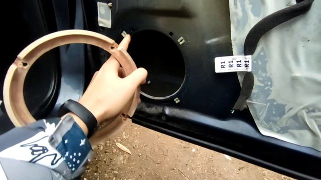 Замена штатных динамиков в Chevrolet Captiva C100 на DL Audio Gryphon pro 165 смотреть онлайн