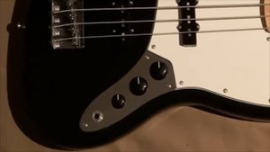 Fender player jazz bass black maple fingerboard, Sound