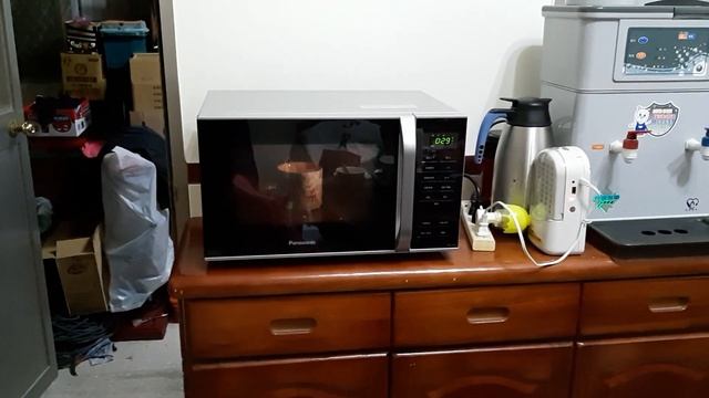 國際牌~微電腦微波爐NN-ST34H~開箱試用 смотреть онлайн