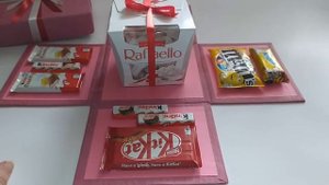 Подарочная коробка - сюрприз со сладостями