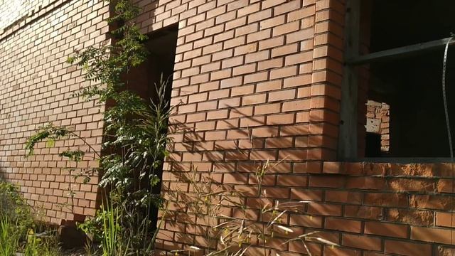 Стройхлам, рухнул дом на Новорижском шоссе, нарушены все нормы строительства, дом под снос смотреть онлайн