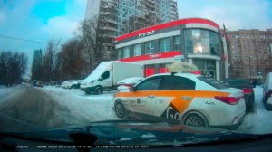 По встречке через сплошную.