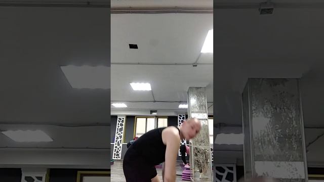 Разминка — это комплекс упражнений для подготовки тела к физической нагрузке. Фитнес. Упражнения. смотреть онлайн