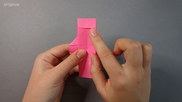 Оригами Игра в Кальмара: Охранники в розовых костюмах из сериала • Origami Squid Game Characters
