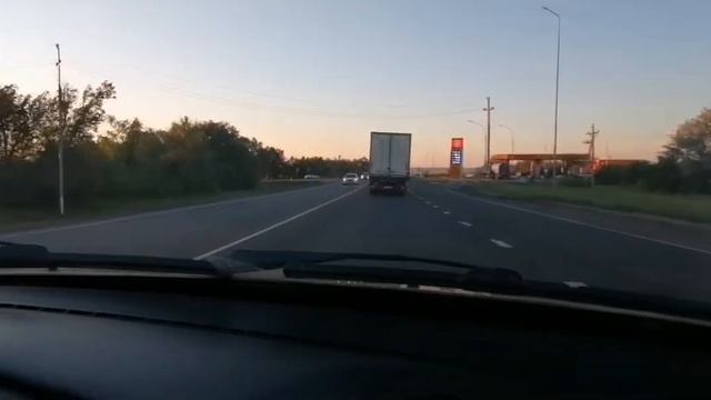 Проверка шумоизоляции салона во время движения по трассе смотреть онлайн