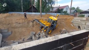 Как достать экскаватор из котлована. Практическое видео.