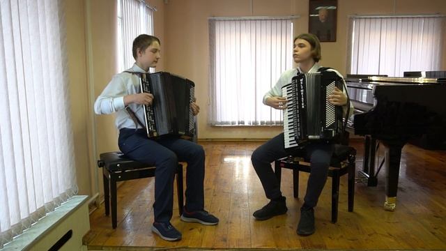 "Попурри на темы военных песен" переложение Ю. Лихачева смотреть онлайн