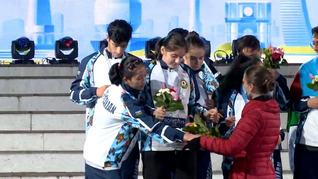 1-ci MDB oyunlarında gümüş medal qazanan komandamızın mükafatlandırılma mərasimi смотреть онлайн