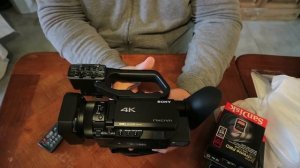 Sony HXR-NX80 - Unboxing and footage