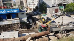Работа экскаватора и крана - разрыть то, что было зарыто, погрузить то, что разгрузили