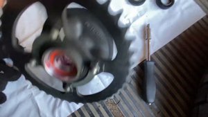 Вскрыл колеса на Bajaj Pulsar и что же я там увидел?