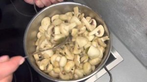 Таких вкусных грибов я еще не ела. Шампиньоны в собственном соку