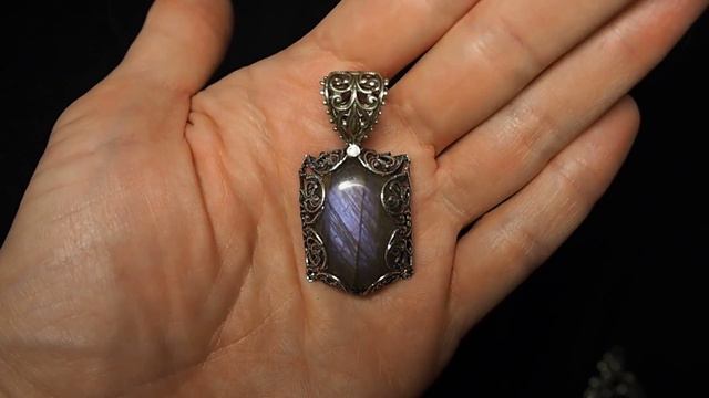 Кулон с фиолетовым лабрадором (лабрадоритом) P1030032 смотреть онлайн