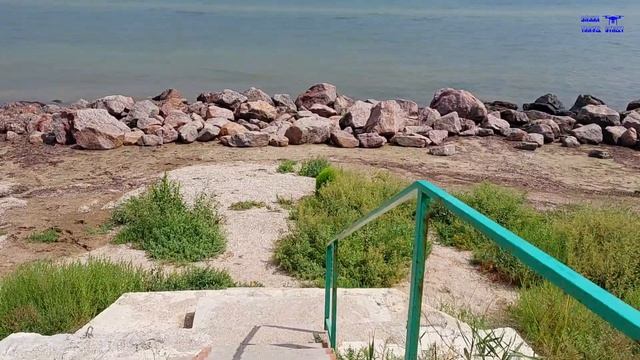 24 августа 2022 г. Геническ. Пляж на камнях. смотреть онлайн