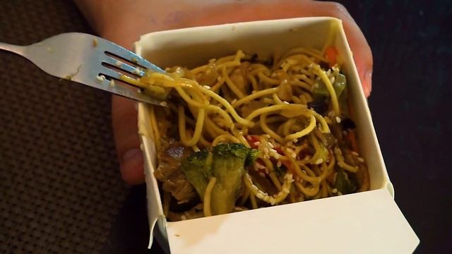 Обзор доставки Demyanka  СВХ 61  БОМБИЧЕСКАЯ ПИЦЦА С ШАШЛЫКОМ