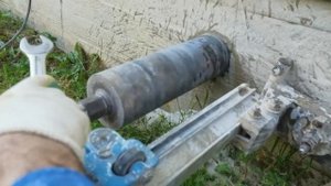 Сверление продухов в фундаменте