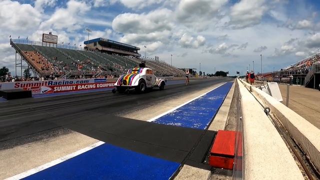 Blue Suede Cruise featuring Hart Automotive смотреть онлайн