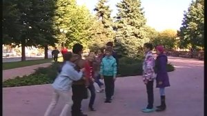 подвижная игра  на природе и дома Третий лишний